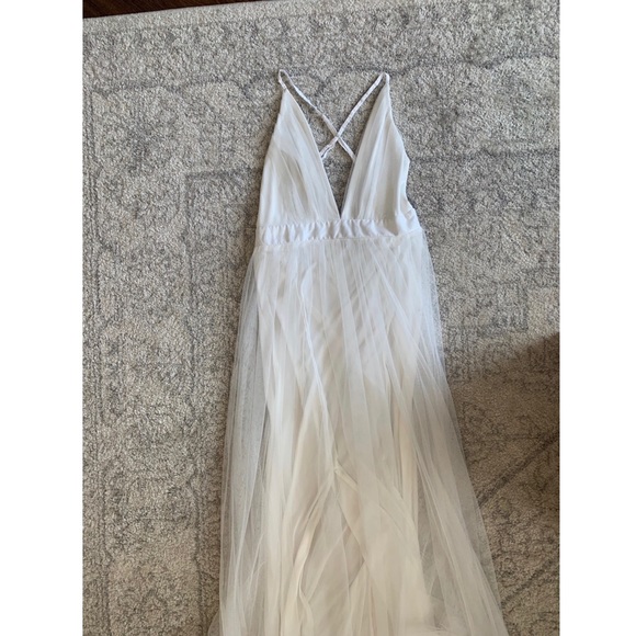 White Open-Back Maxi W/ Tulle Layer - Picture 3 of 6